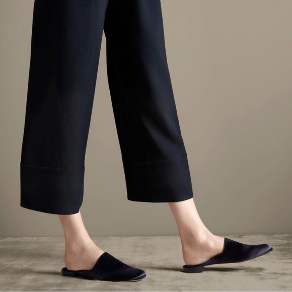 Stuart Wietzman Mulearky shoes in black satin - Picture 2 of 11